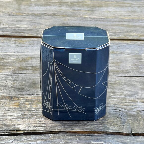 Lladro A Friend For Life Poodle Puppy Dog Society #7685 Porcelain Figurine Box - Picture 9 of 10